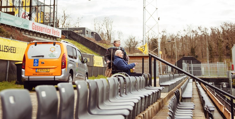 Rolstoel VVV Venlo met de Zonnebloem