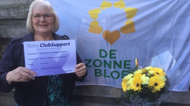 Zonnebloem Blij Met Donatie - De Zonnebloem